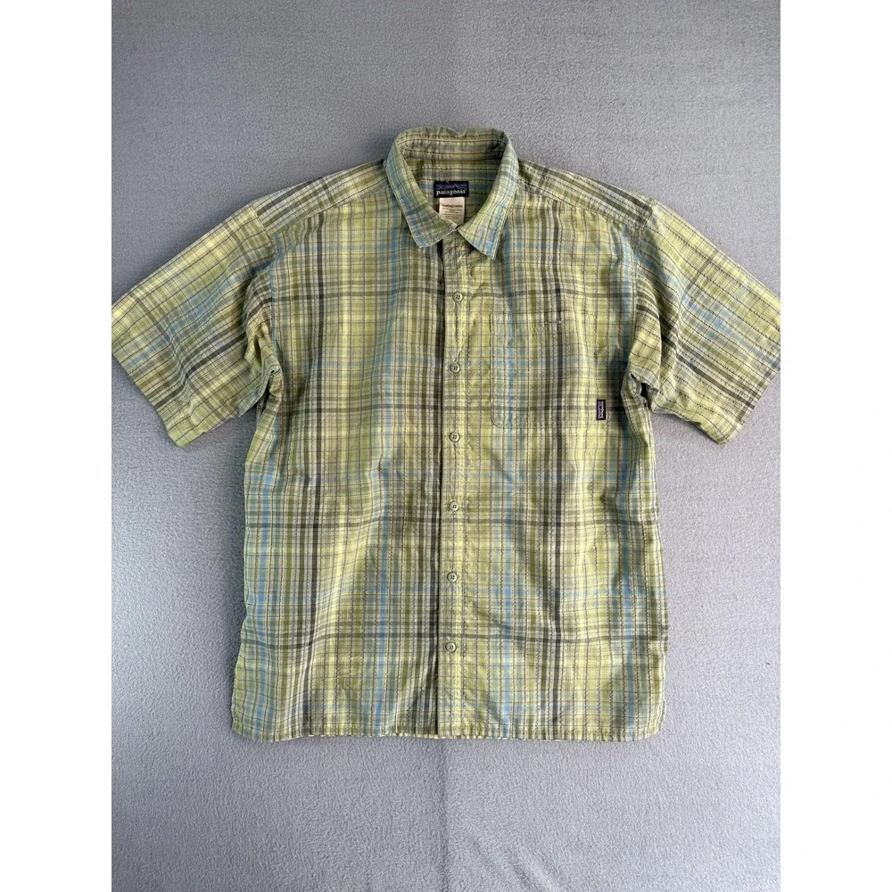 Patagonia Shirt Mens M Green Plaid Short Sleeve Button Up Lightweight Casual